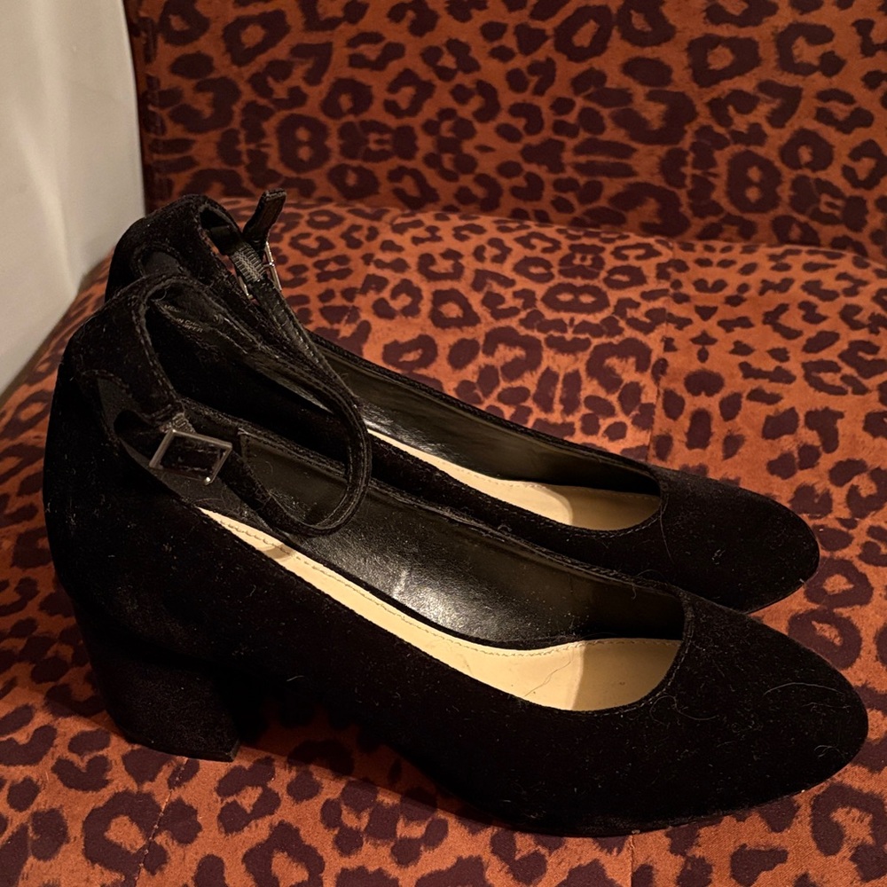 Saks Fifth Avenue Black Velvet Heeled Shoes-Amelia